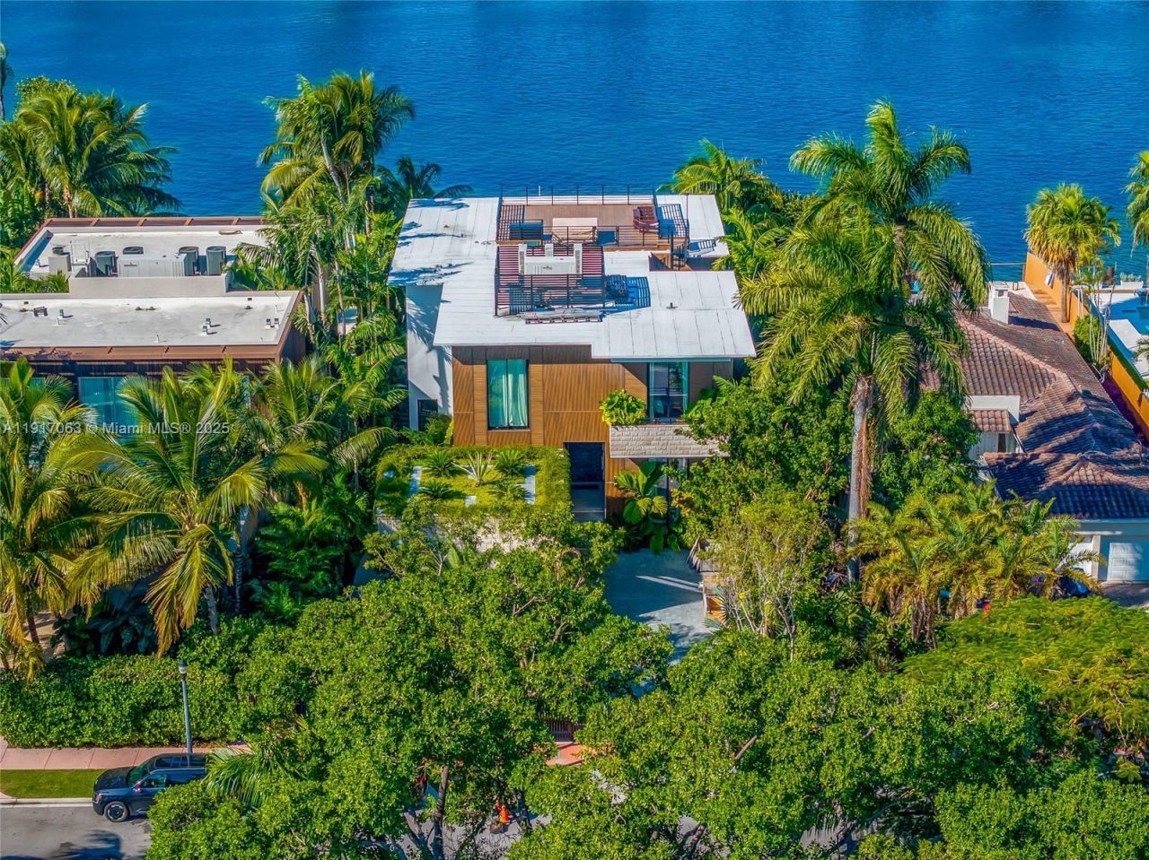 200 W Rivo Alto Dr, Miami Beach, FL 33139 Photo