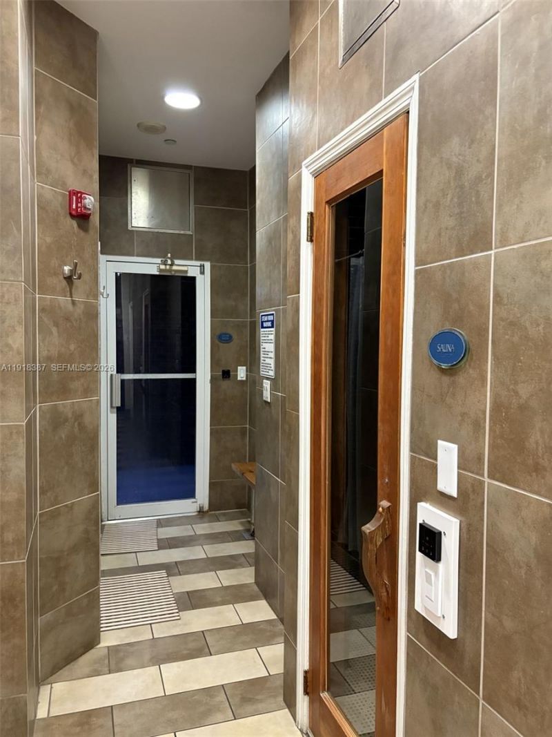6917 Collins Ave, Unit PH20, Miami Beach, FL 33141 Photo