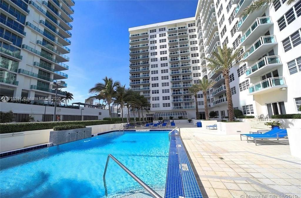 6917 Collins Ave, Unit PH20, Miami Beach, FL 33141 Photo