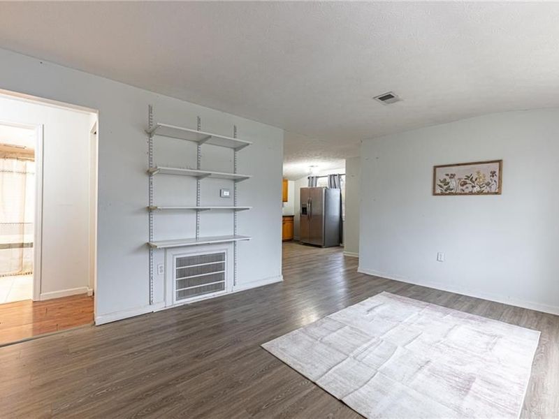 698 S Riverview Avenue, Miamisburg, OH 45342 Photo 2