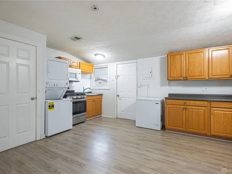 698 S Riverview Avenue, Miamisburg, OH 45342 Photo 5