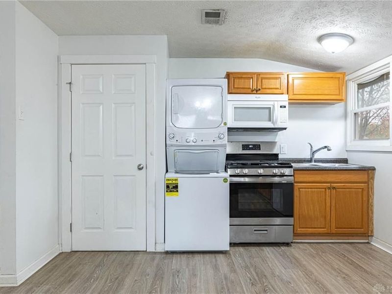 698 S Riverview Avenue, Miamisburg, OH 45342 Photo 8