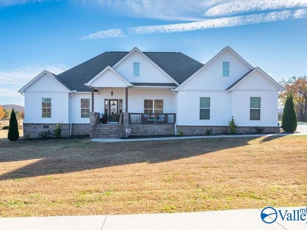 550 Plantation Point, Scottsboro, AL 35769