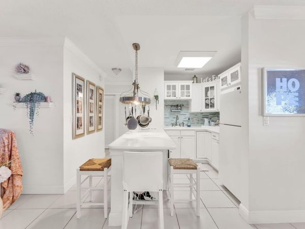 2131 NE 42nd Court, Unit 211e, Lighthouse Point, FL 33064