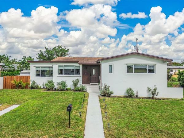 7901 SW 22nd St, Miami, FL 33155