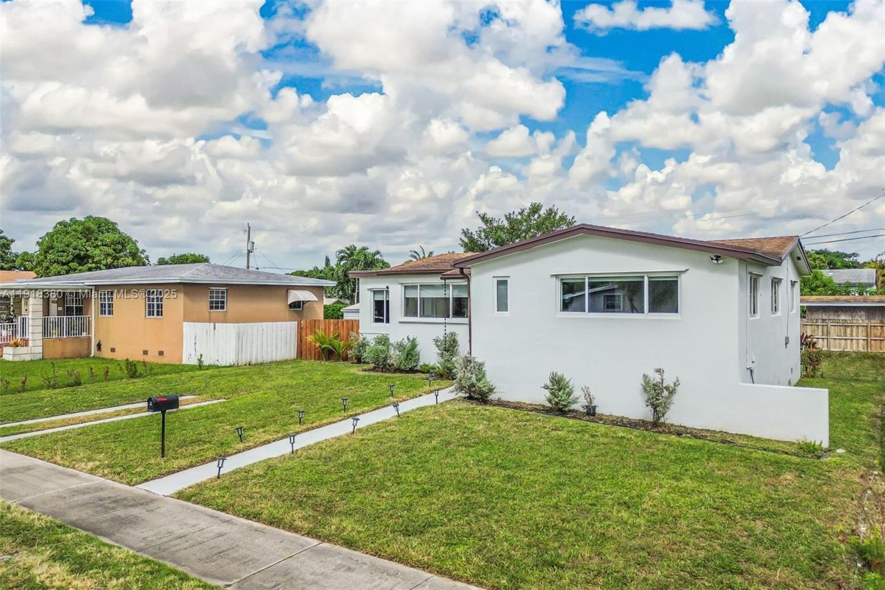 7901 SW 22nd St, Miami, FL 33155 Photo