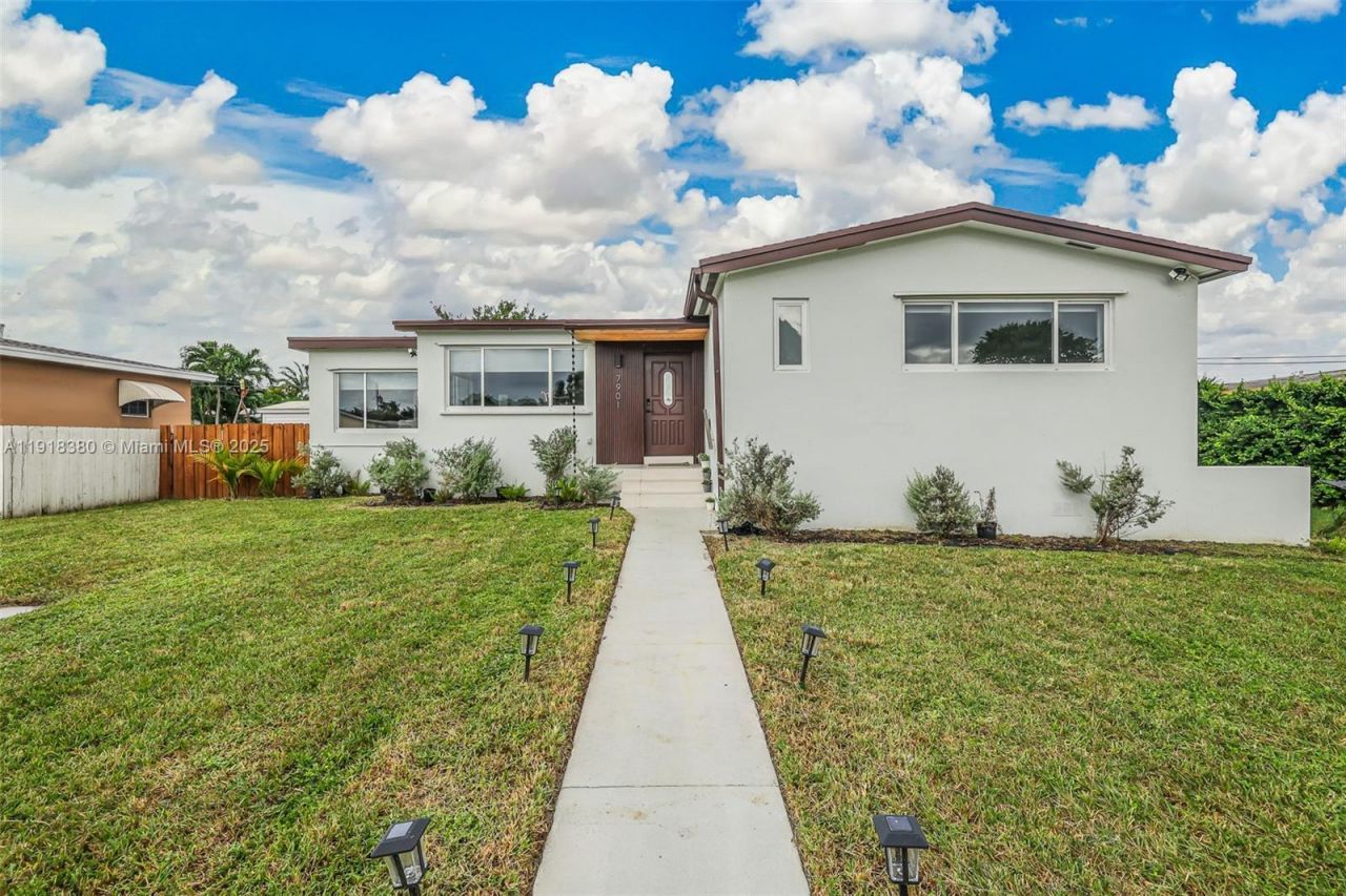 7901 SW 22nd St, Miami, FL 33155 Photo