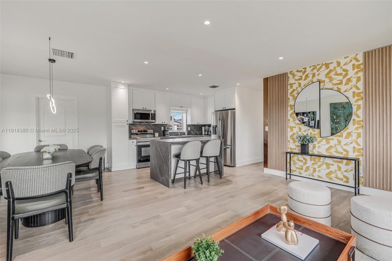 7901 SW 22nd St, Miami, FL 33155 Photo