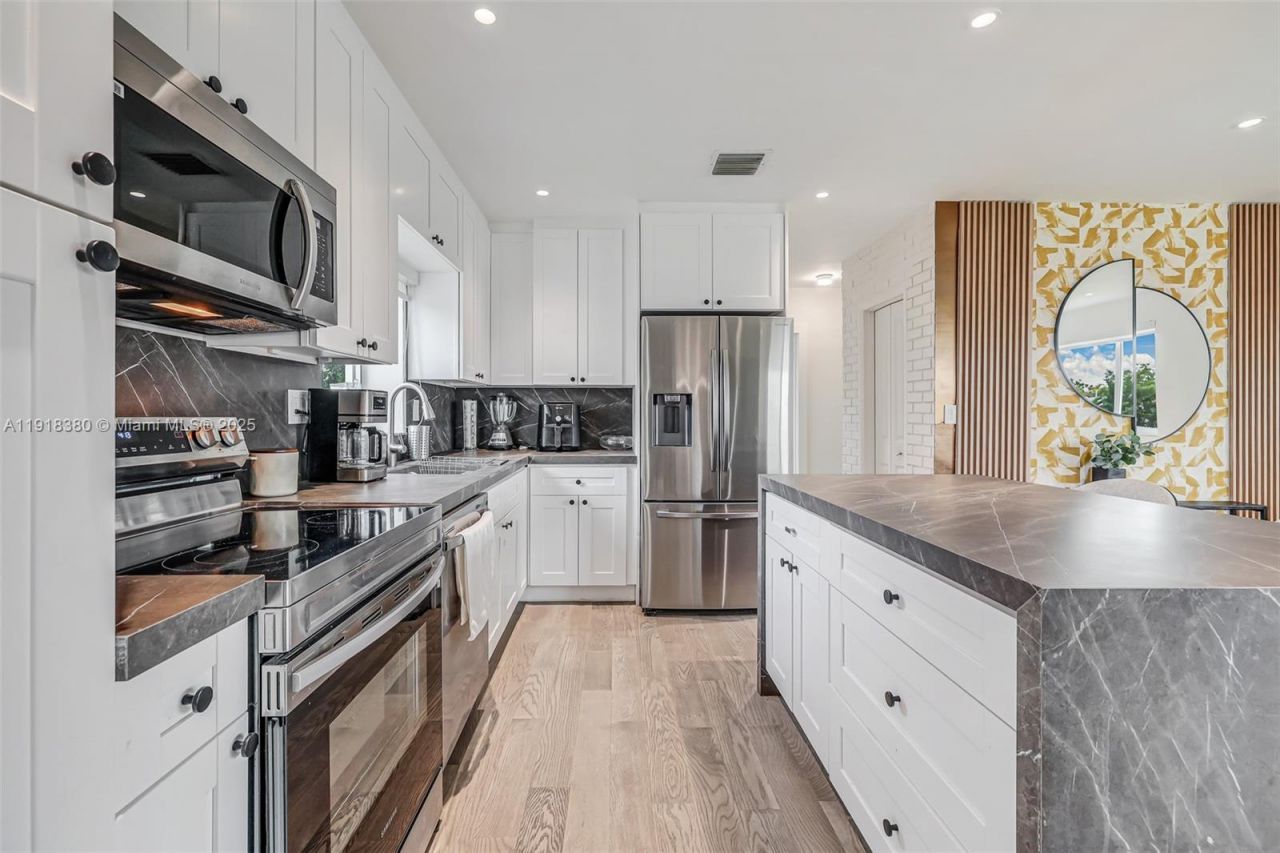 7901 SW 22nd St, Miami, FL 33155 Photo