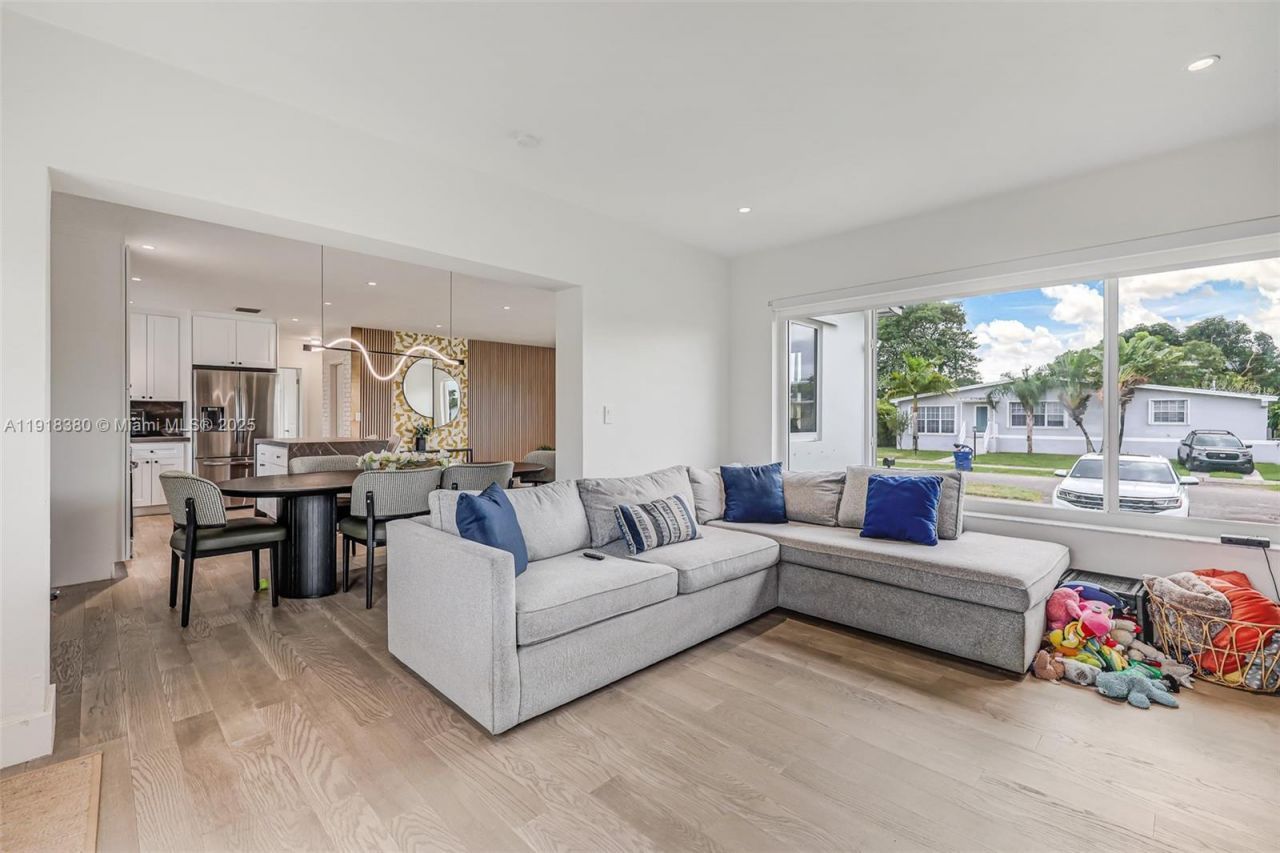 7901 SW 22nd St, Miami, FL 33155 Photo