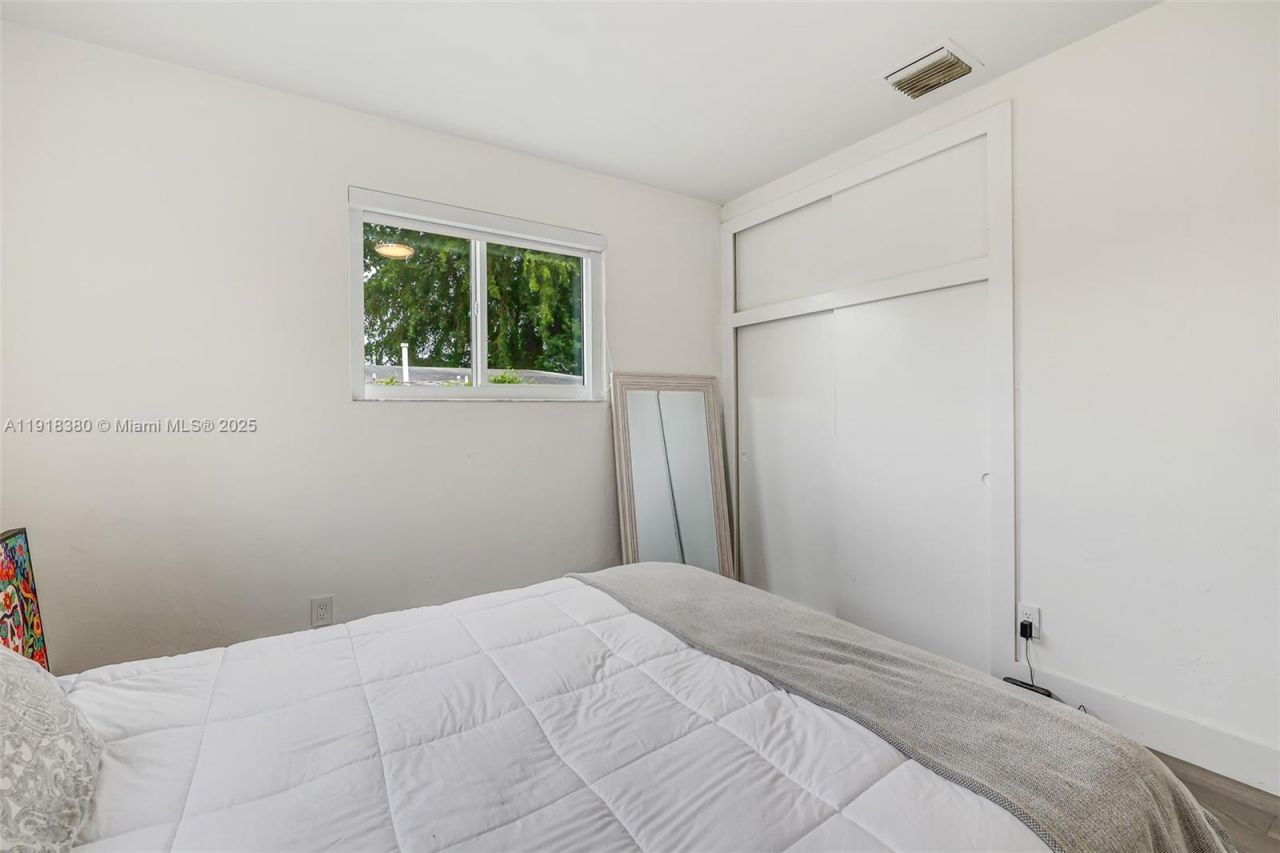 7901 SW 22nd St, Miami, FL 33155 Photo