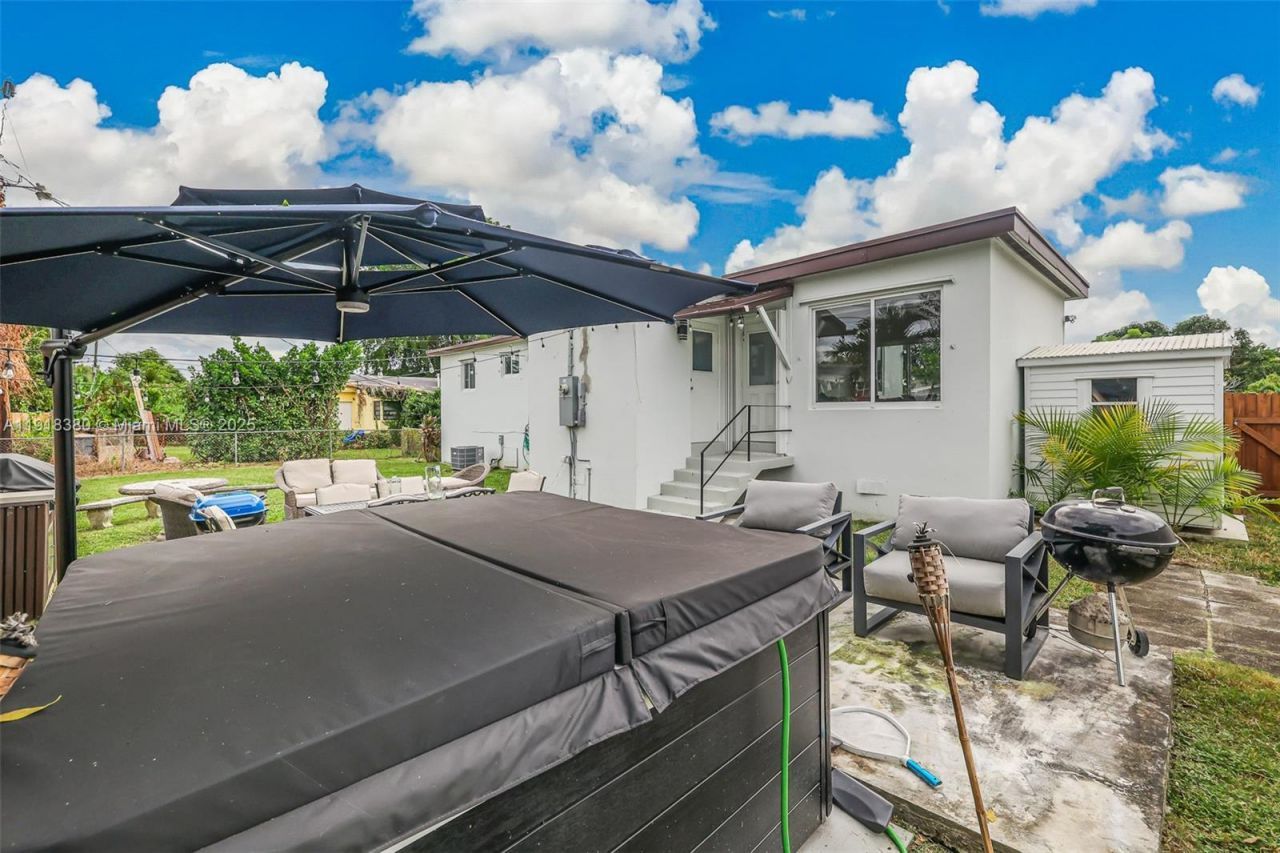 7901 SW 22nd St, Miami, FL 33155 Photo