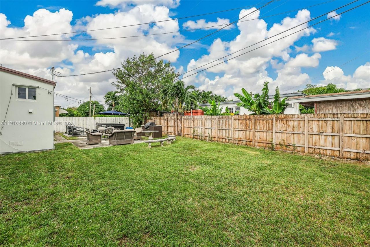 7901 SW 22nd St, Miami, FL 33155 Photo