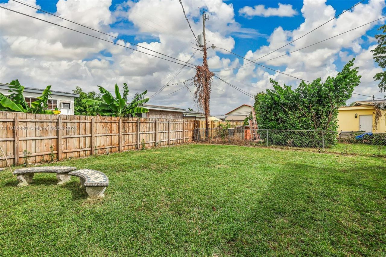 7901 SW 22nd St, Miami, FL 33155 Photo