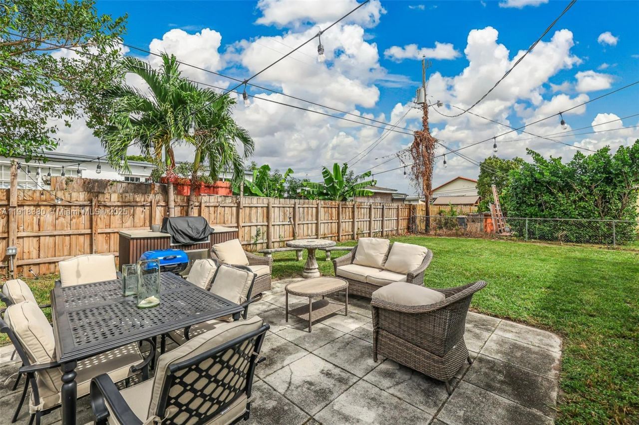 7901 SW 22nd St, Miami, FL 33155 Photo