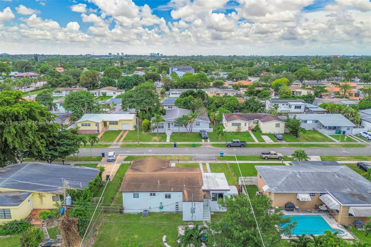 7901 SW 22nd St, Miami, FL 33155 Photo