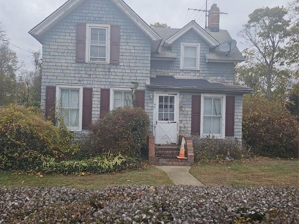 45 Arnold Avenue, West Babylon, NY 11704