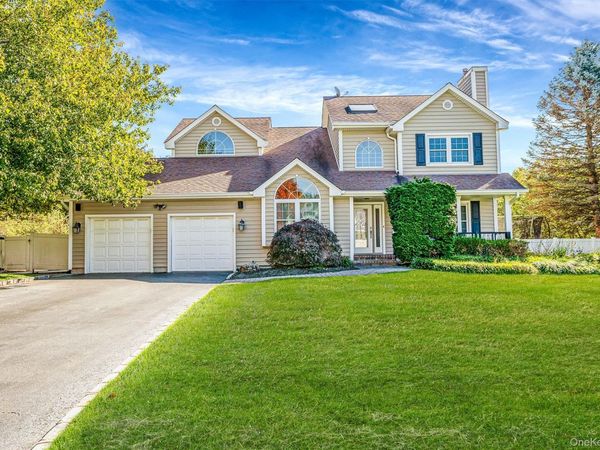 2 Max Way, Commack, NY 11725