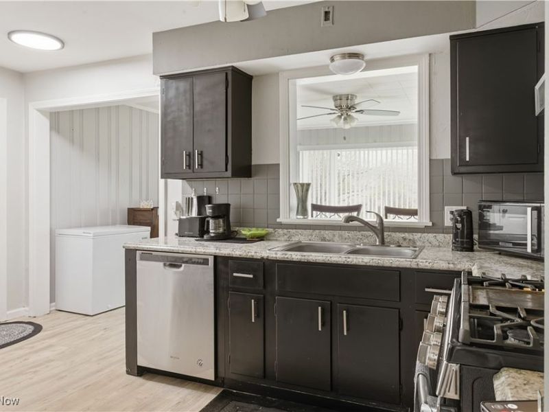 354 Ewing Road, Youngstown, OH 44512 Photo 12