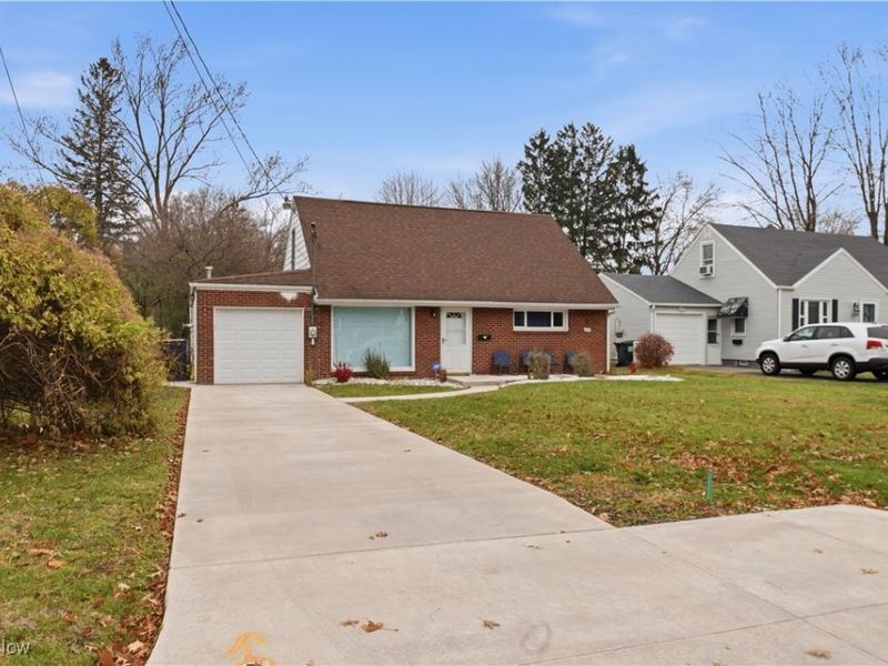 354 Ewing Road, Youngstown, OH 44512 Photo 2