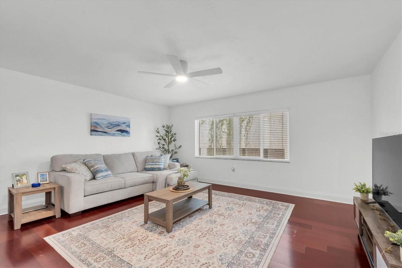 210 5th Avenue S, Unit 404, Saint Petersburg, FL 33701 Photo