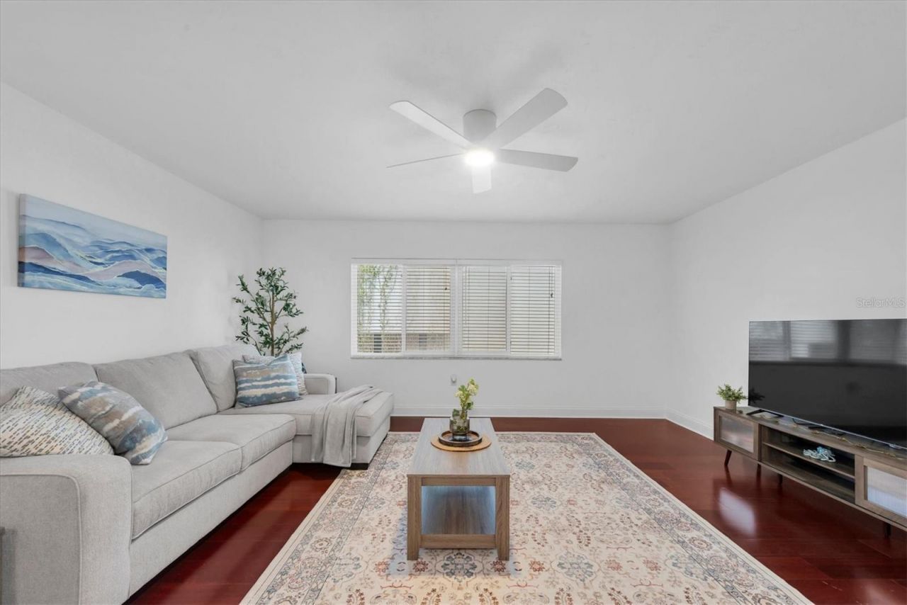 210 5th Avenue S, Unit 404, Saint Petersburg, FL 33701 Photo