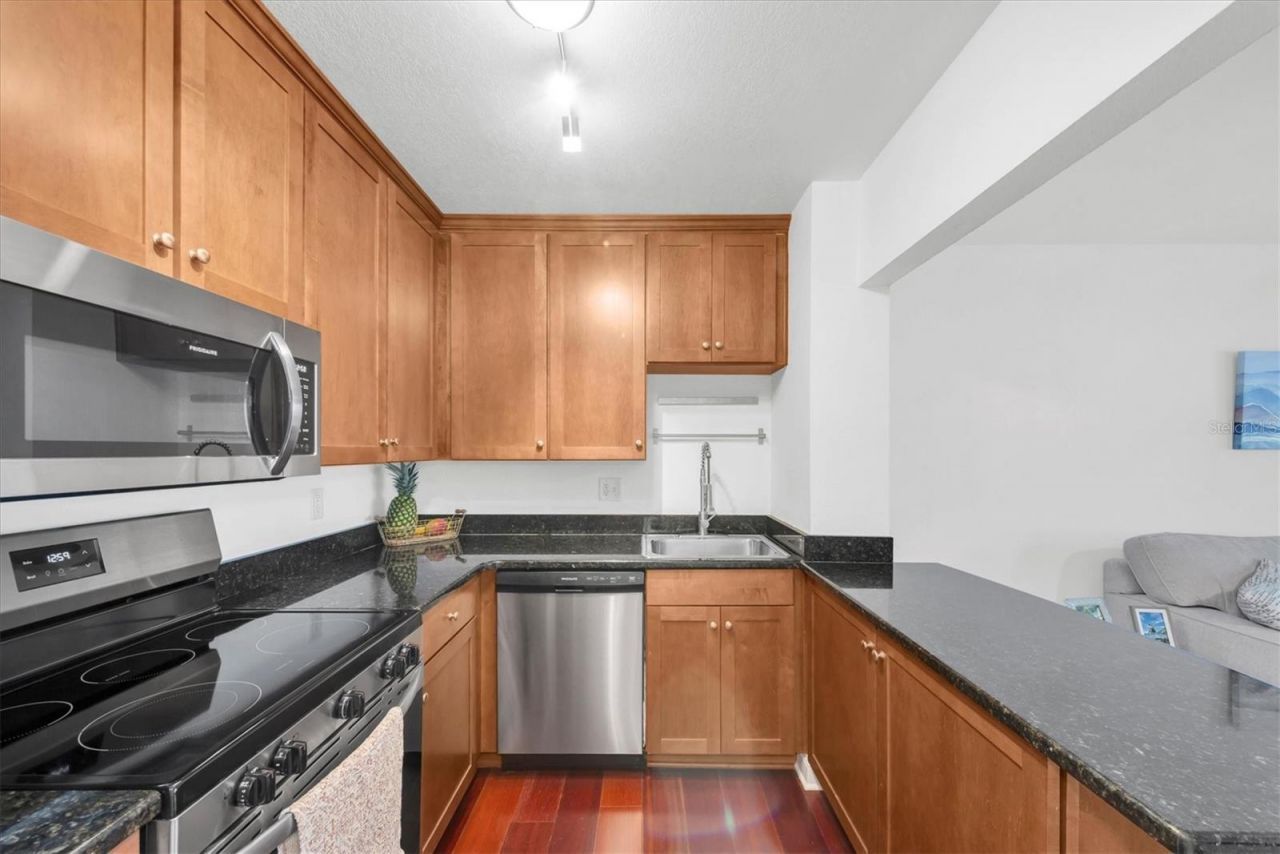 210 5th Avenue S, Unit 404, Saint Petersburg, FL 33701 Photo