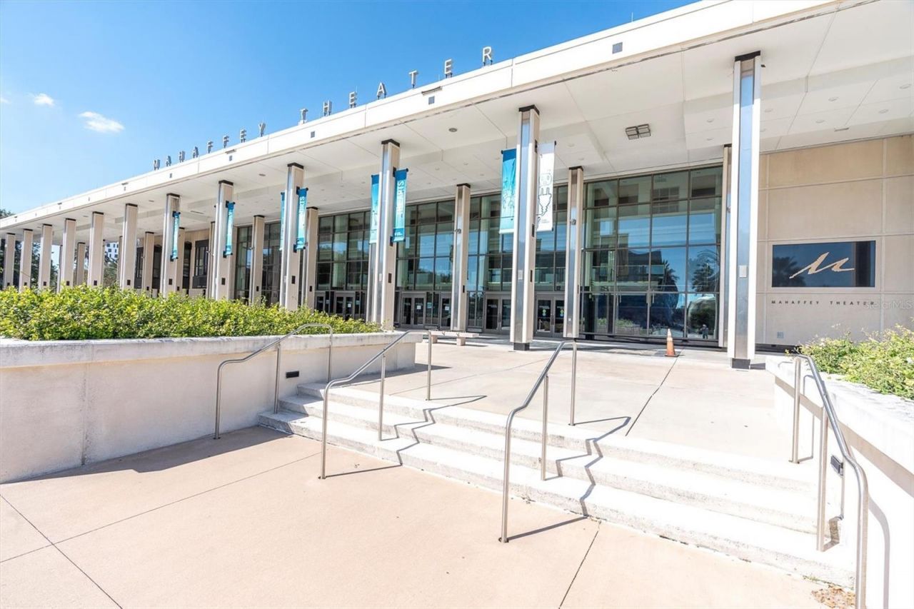 210 5th Avenue S, Unit 404, Saint Petersburg, FL 33701 Photo