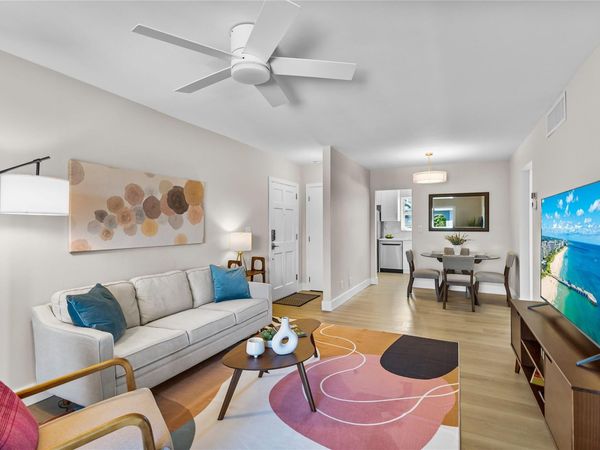 3216 SE 8th Street, Unit 305, Pompano Beach, FL 33062