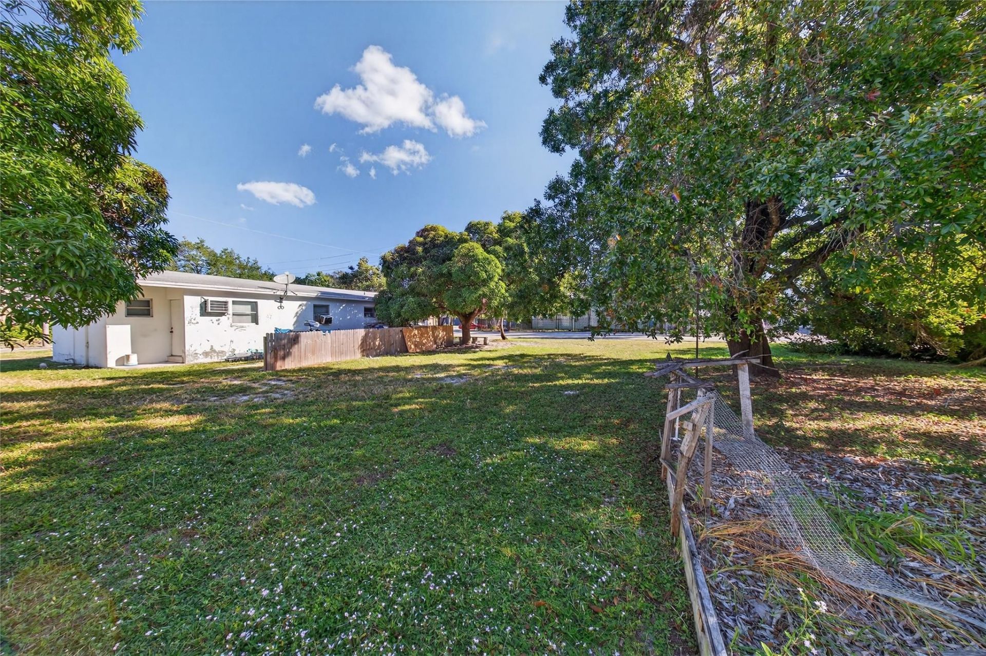 900 NW 2nd Street, Fort Lauderdale, FL 33311 Photo