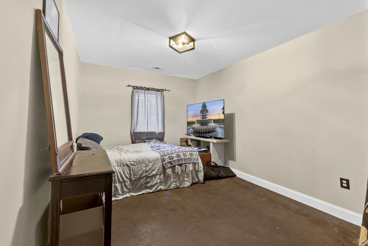 24 Strawberry Lane Photo 11