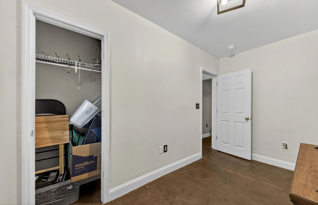 24 Strawberry Lane Photo 14