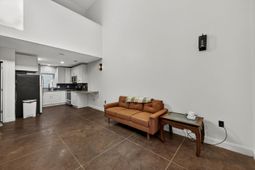 24 Strawberry Lane photo 4