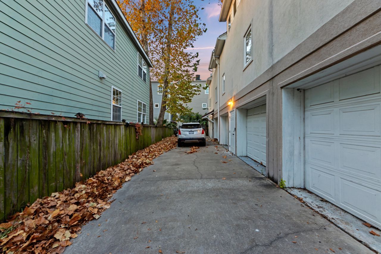 24 Strawberry Lane Photo 25