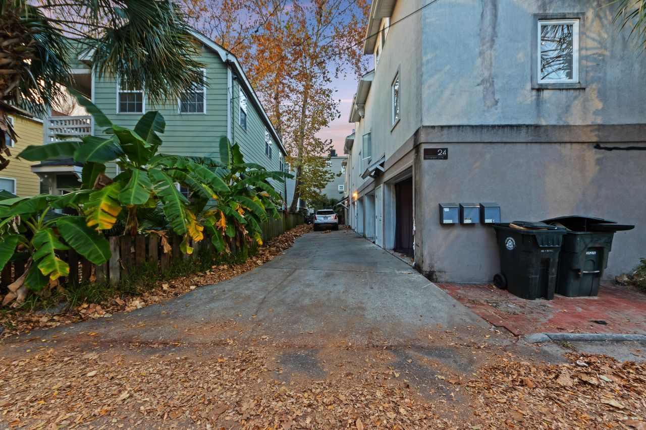 24 Strawberry Lane Photo 26