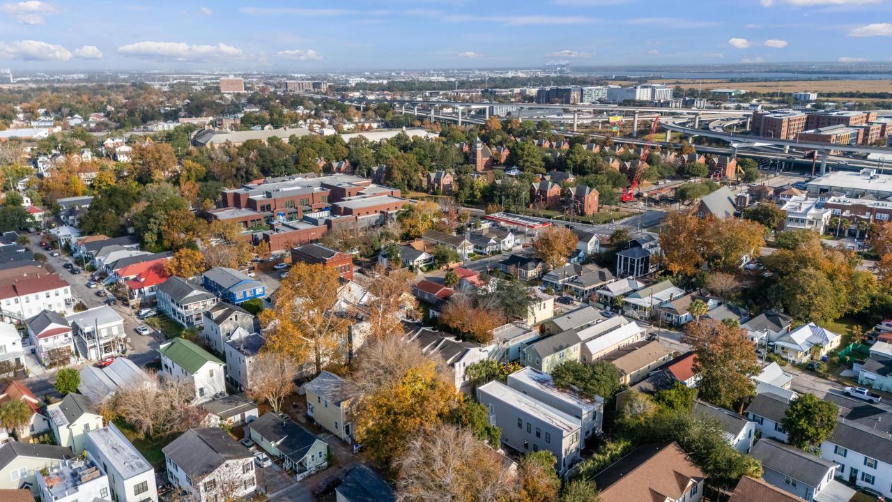 24 Strawberry Lane Photo 28