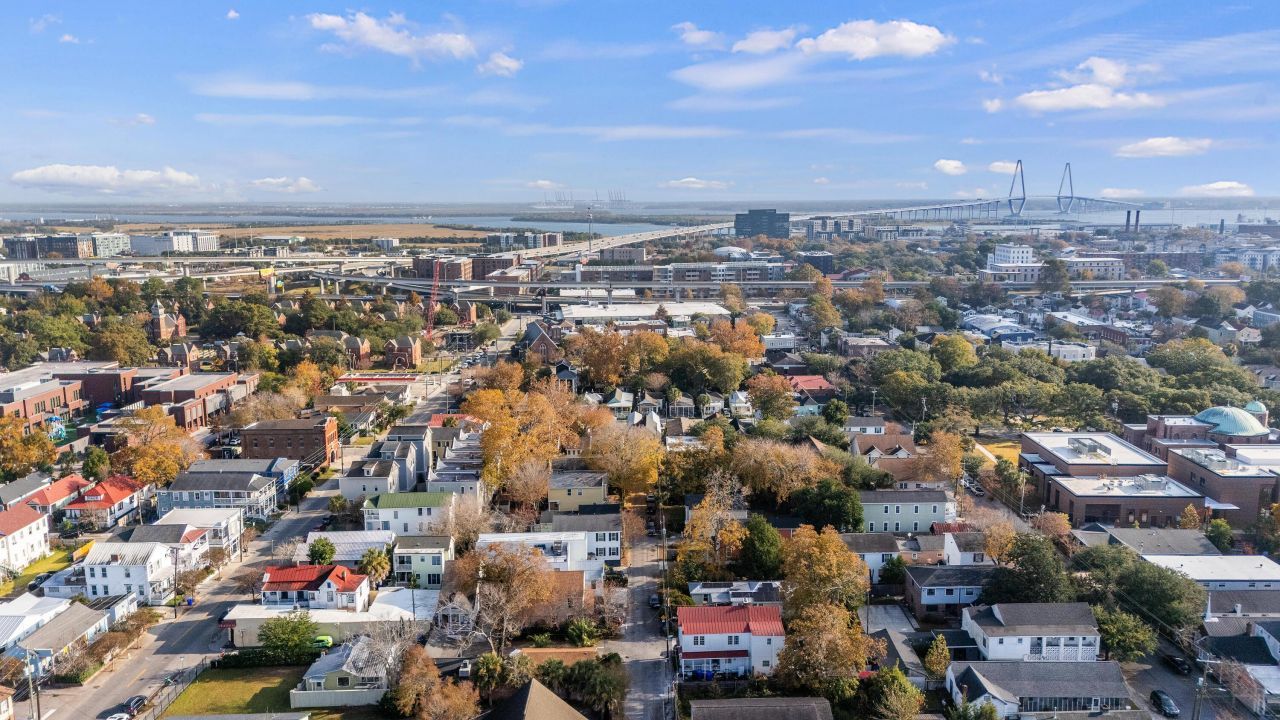 24 Strawberry Lane Photo 29