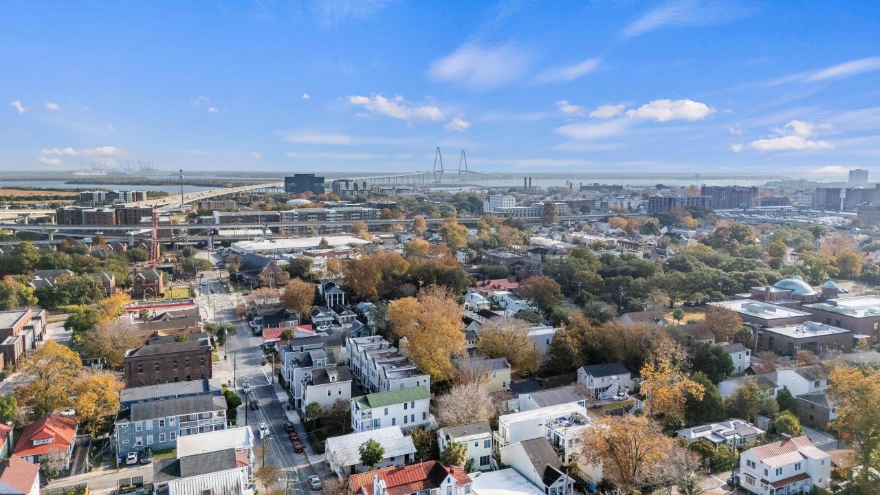 24 Strawberry Lane Photo 30