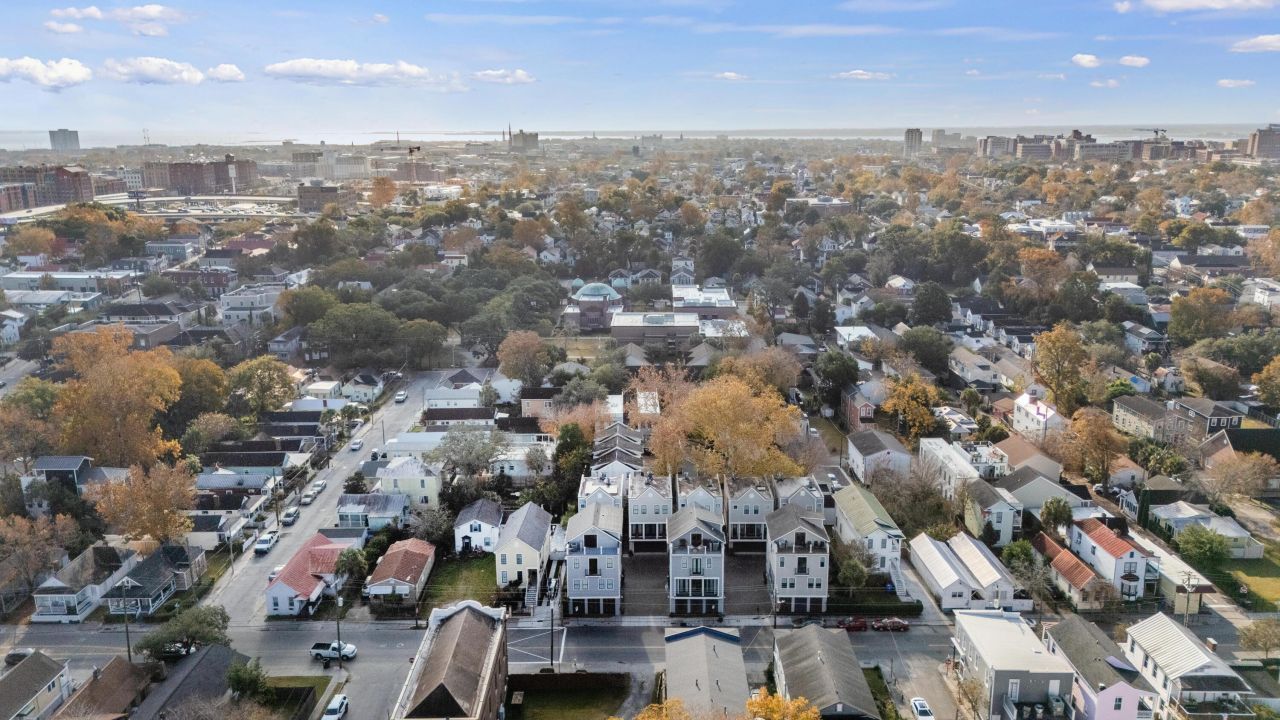 24 Strawberry Lane Photo 32