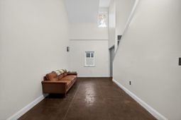 24 Strawberry Lane photo 4