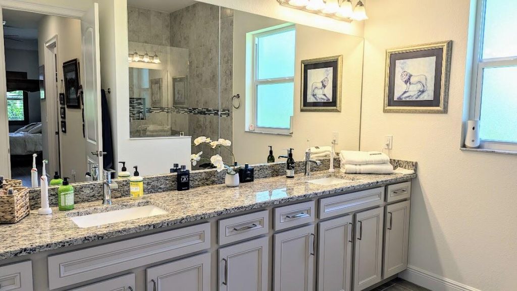 567 SW Hidden River Avenue, Palm City, FL 34990 Photo