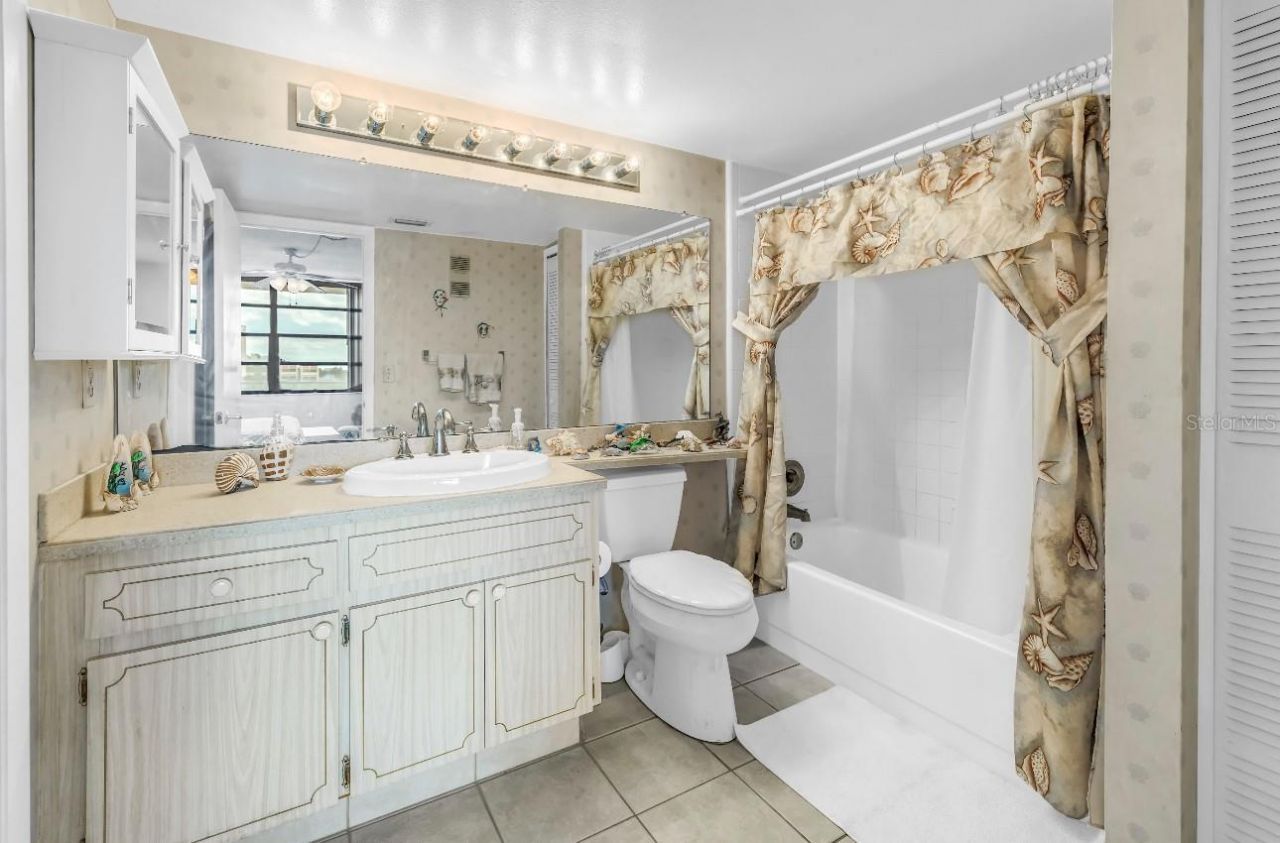 7700 Sun Island Drive S, Unit 402, South Pasadena, FL 33707 Photo