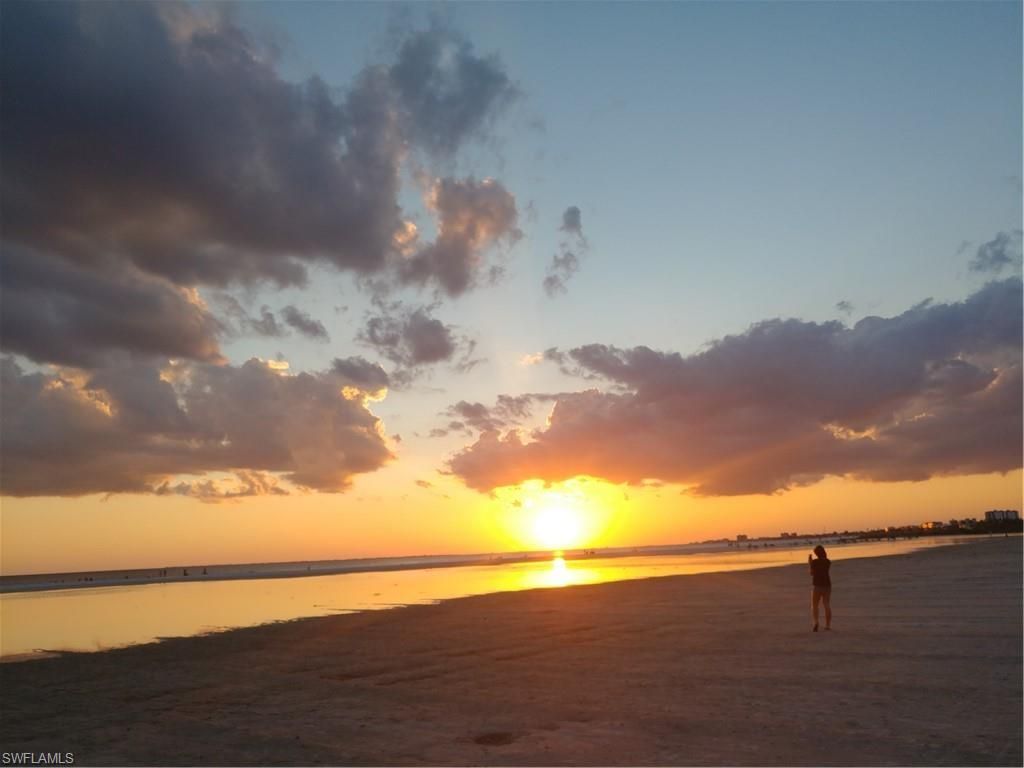 220 Albatross St, Fort Myers Beach, FL 33931 Photo
