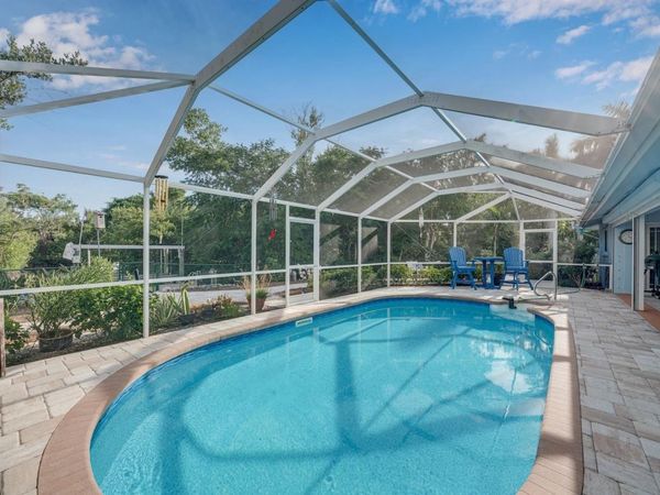 1076 Captains Walk St, Sanibel, FL 33957