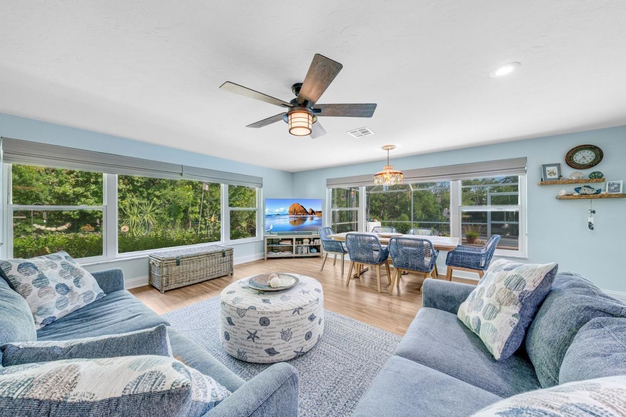 1076 Captains Walk St, Sanibel, FL 33957 Photo