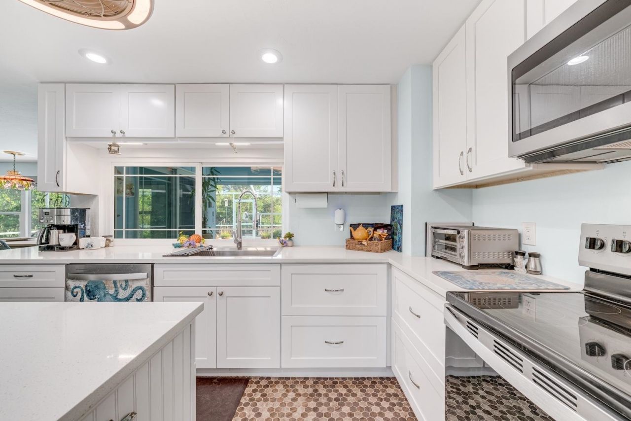 1076 Captains Walk St, Sanibel, FL 33957 Photo