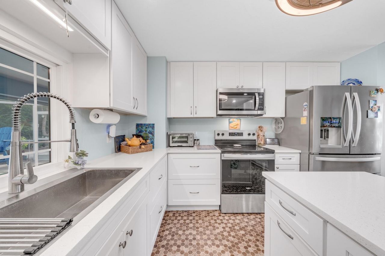 1076 Captains Walk St, Sanibel, FL 33957 Photo