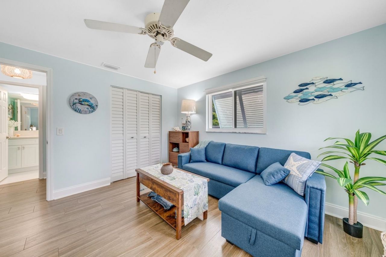 1076 Captains Walk St, Sanibel, FL 33957 Photo