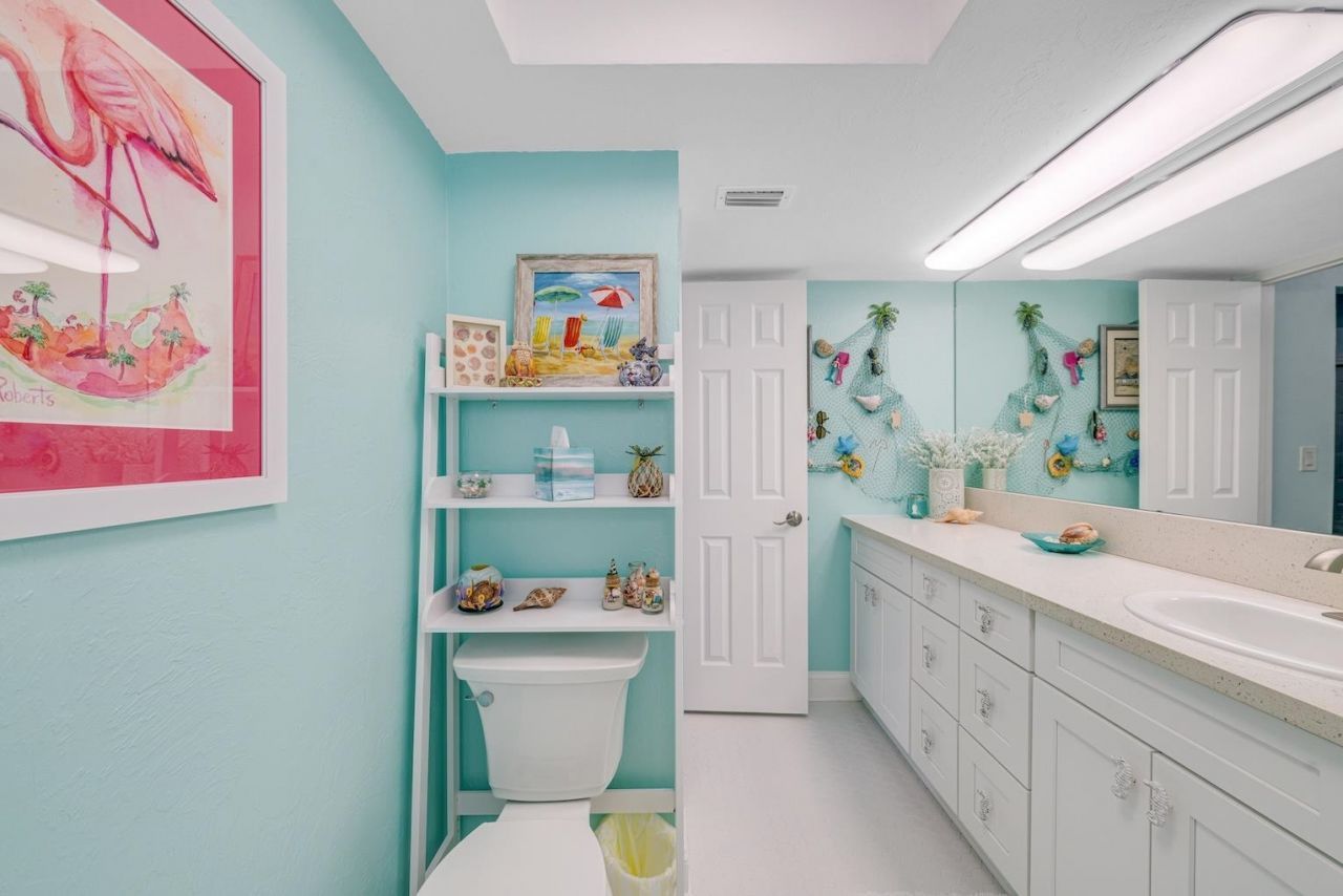 1076 Captains Walk St, Sanibel, FL 33957 Photo