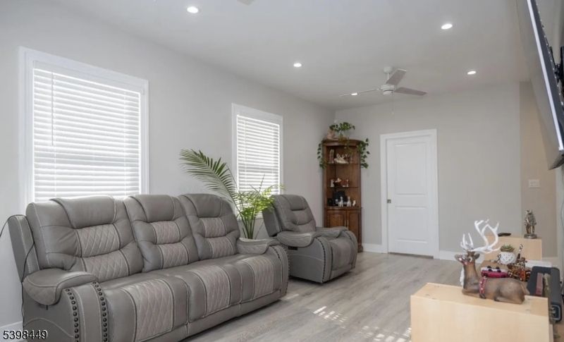 118 Holly St, Woodbridge, NJ 07064 Main Photo